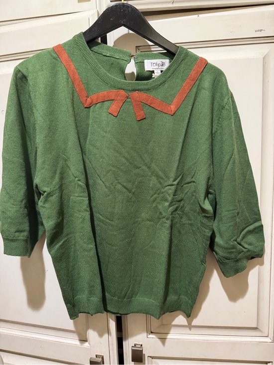 Tulip B Tops - Tulip B Green Knit Top with Contrast Rust Bow